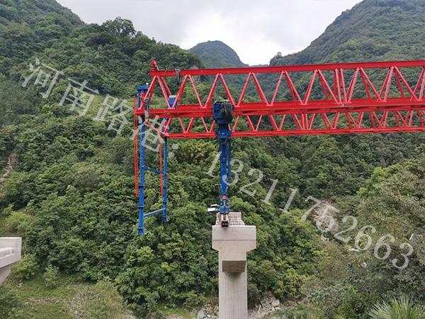 陜西榆林自平衡架橋機(jī)廠家 900噸架橋機(jī)鐵路可用